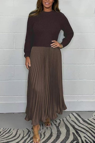 Claudine™ – La Robe Pull Plissée Élégance et Confort